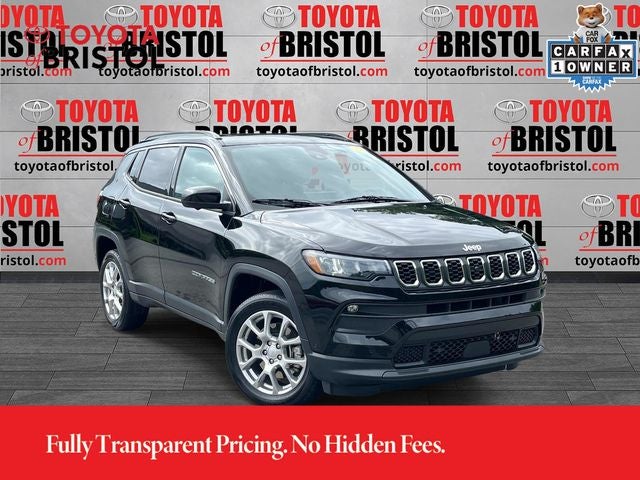 2024 Jeep Compass Latitude Lux in Diamond Black — front three-quarter view