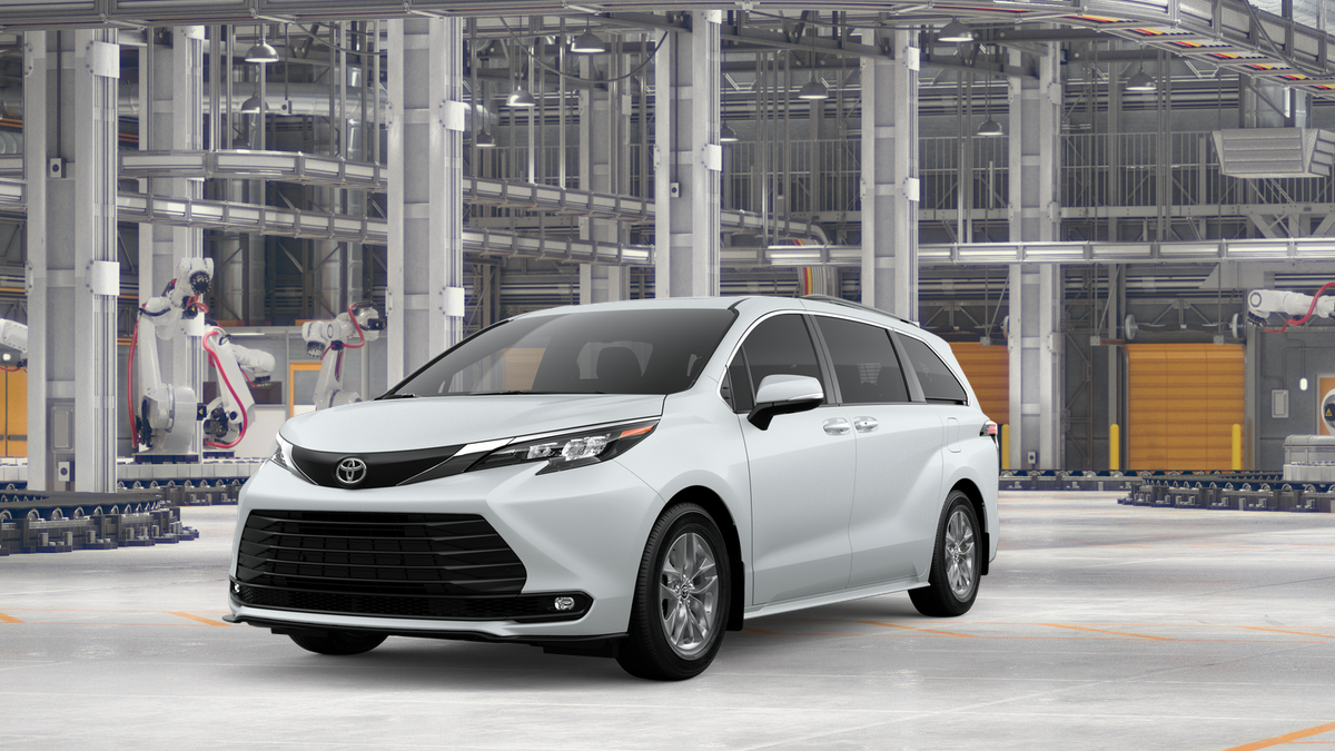 2026 Toyota Sienna XLE in Wind Chill Pearl <a role='button' class='viewDgDisclaimersButton' data-toggle='modal'...